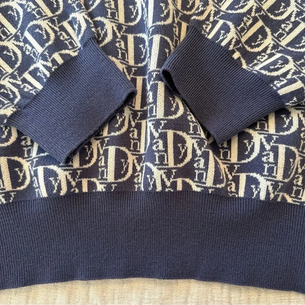 Vandy The Pink AOP Blue Sweater Mens Large
